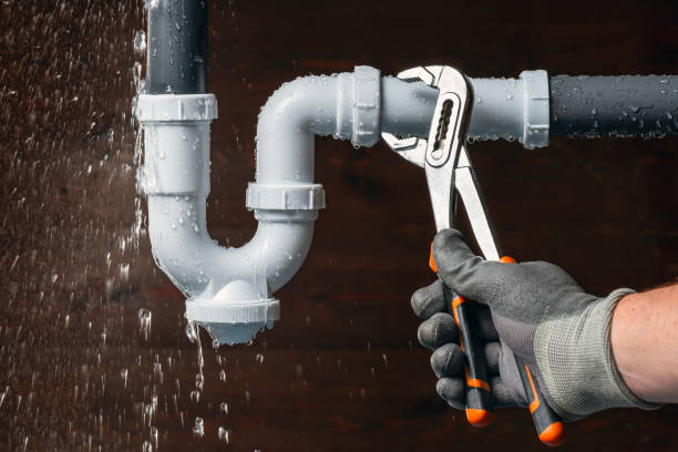 Professional Leak Detection technician working in Dutch John, UT